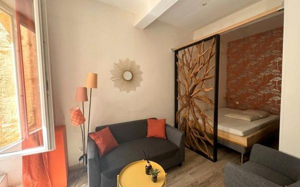 Appartement à vendre    2 pièces •  Nîmes