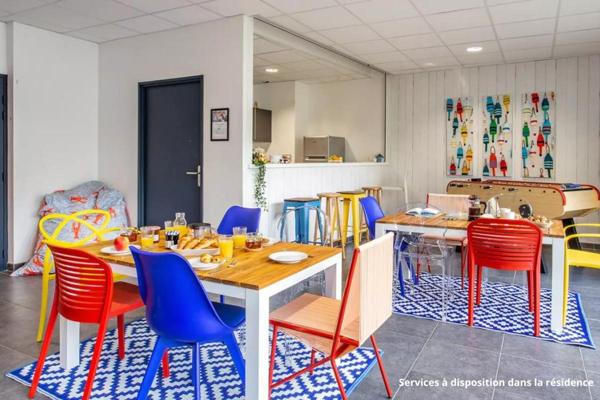 RENNES - T1Bis DUPLEX -  36.61 m2 (42,37m2 au sol) - ATTIQUE - 1 Place de Parking