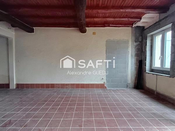 MAISON A RENOVER AVEC GRAND GARAGE ET TERRAIN DE 450 M²