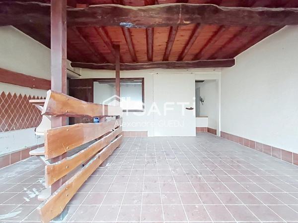 MAISON A RENOVER AVEC GRAND GARAGE ET TERRAIN DE 450 M²