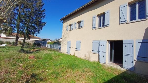 MAISON A RENOVER AVEC GRAND GARAGE ET TERRAIN DE 450 M²