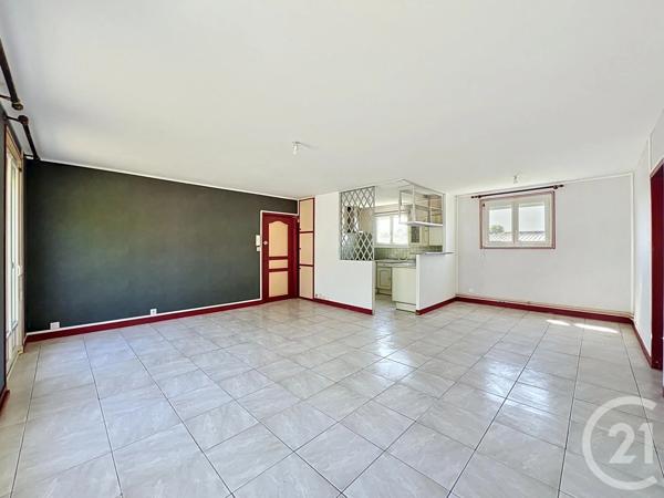 Appartement F4 à vendre  4 pièces - 81,14 m 2   ST JEAN DE BRAYE  - 45