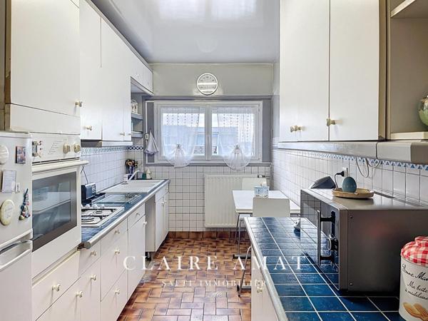 DERNIER ETAGE AVEC RAVALEMENT COMPRIS / CAVE / BALCON