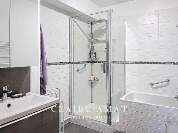 DERNIER ETAGE AVEC RAVALEMENT COMPRIS / CAVE / BALCON