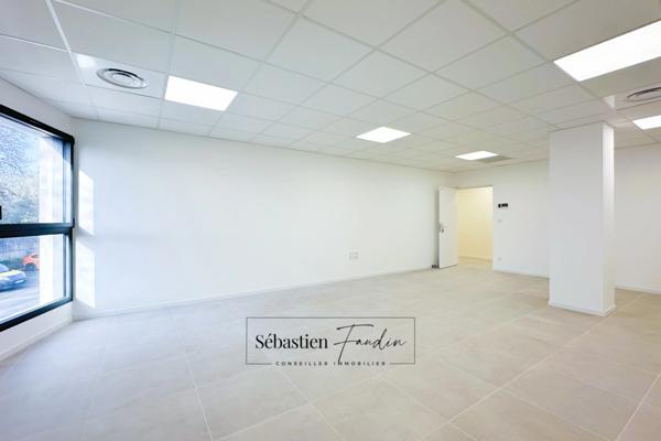 Bureau à louer LA SEYNE SUR MER (83) – 42 M² – FORTE VISIBILITÉ – BUREAUX NEUFS – PMR – STATIONNEMENTS