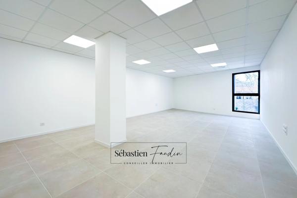 Bureau à louer LA SEYNE SUR MER (83) – 42 M² – FORTE VISIBILITÉ – BUREAUX NEUFS – PMR – STATIONNEMENTS