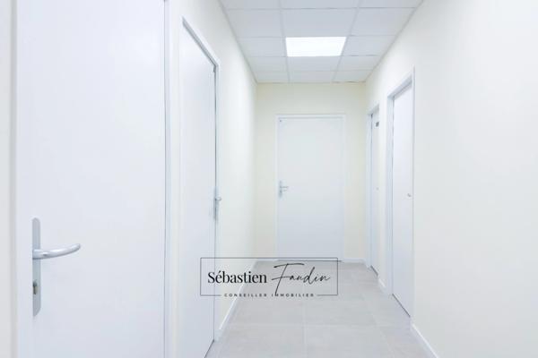 Bureau à louer LA SEYNE SUR MER (83) – 42 M² – FORTE VISIBILITÉ – BUREAUX NEUFS – PMR – STATIONNEMENTS