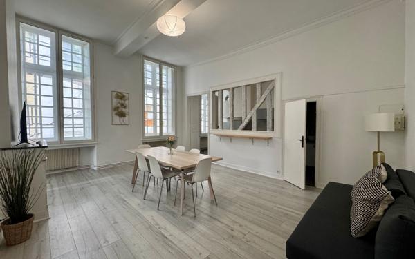 Immeuble à vendre    12 pièces • 410 m2 Pau