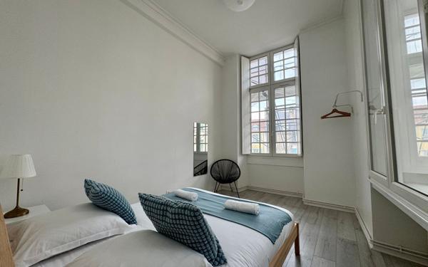 Immeuble à vendre    12 pièces • 410 m2 Pau