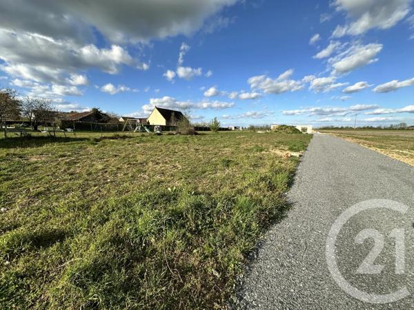 Terrain à vendre  1597 m 2   ST MAUR  - 36