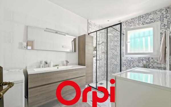 Maison à vendre    5 pièces •  Bandol