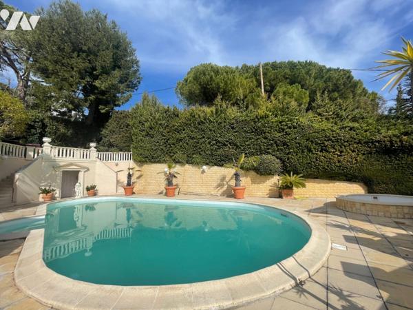 Villa 380 m² habitable