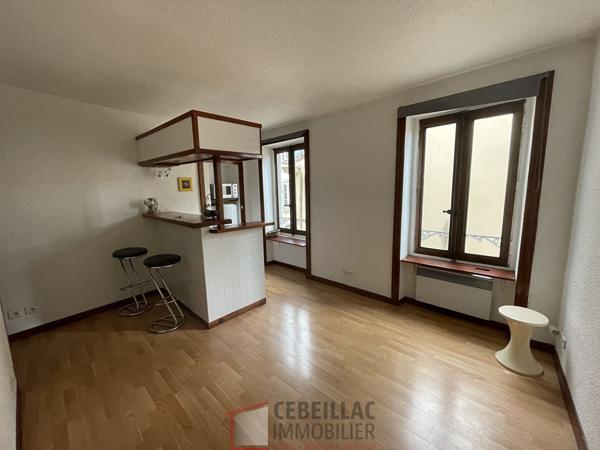 PLATEAU CENTRAL : studio vendu avec locataire en place