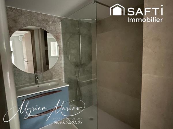 SUPERBE APPARTEMENT 2 PIÈCES EN REZ DE JARDIN - SAINT AYGULF ( 83370 )