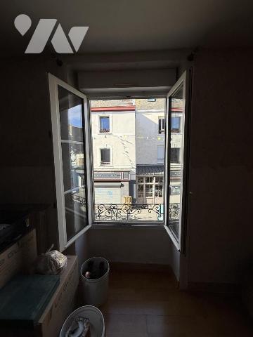 A VENDRE APPATEMENT DE TYPE III A RENOVER HYPER CENTRE PARAME 