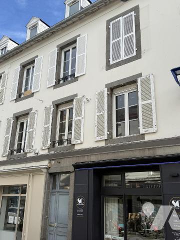 A VENDRE APPATEMENT DE TYPE III A RENOVER HYPER CENTRE PARAME 