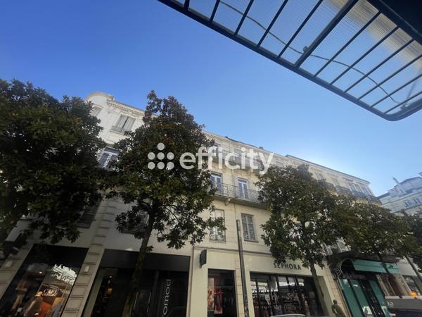 Immeuble 43 pièces - 3040 m²