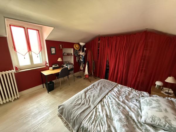 MAISON DE VILLE