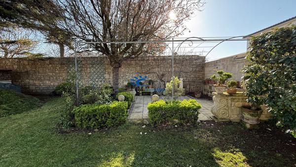 FOURAS MAISON + DEPENDANCE GARAGE ATELIER ET JARDIN  Fouras
