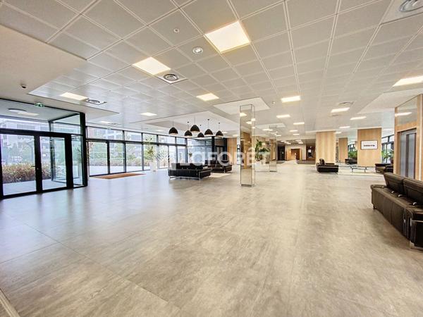 Location bureau près de CHESSY - 107 m² - 2 185 €/mois