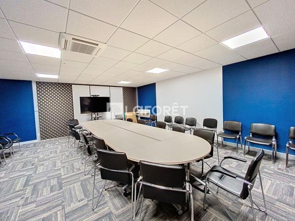 Location bureau près de CHESSY - 107 m² - 2 185 €/mois