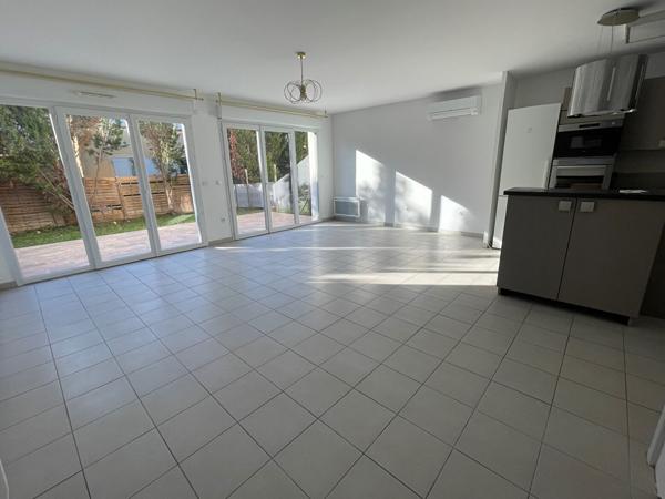 A louer, Salon de Provence, maison 104,14 m2, 3 chambres, garage, jardin