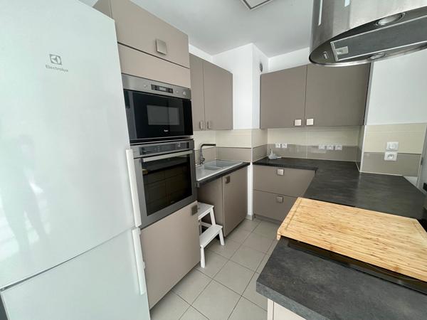 A louer, Salon de Provence, maison 104,14 m2, 3 chambres, garage, jardin