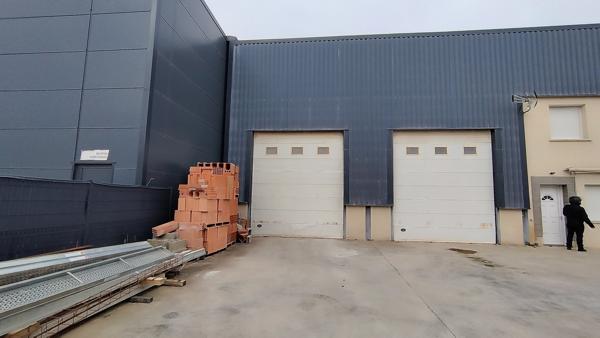 Entrepôt - garage grande capacité 330m2