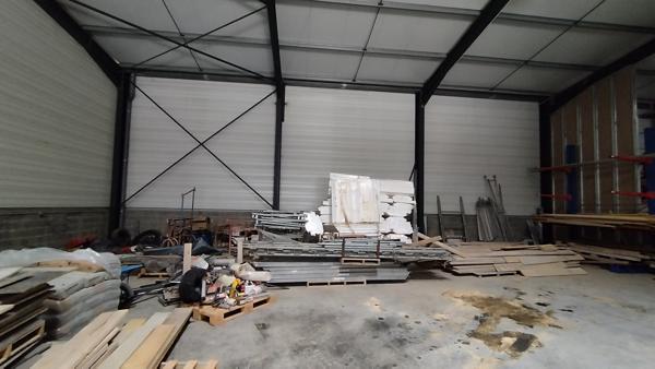 Entrepôt - garage grande capacité 330m2
