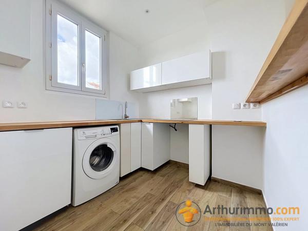 Vente                                                      Appartement
                        
                     2 pièces                      42 m2                     à Saint-Cloud