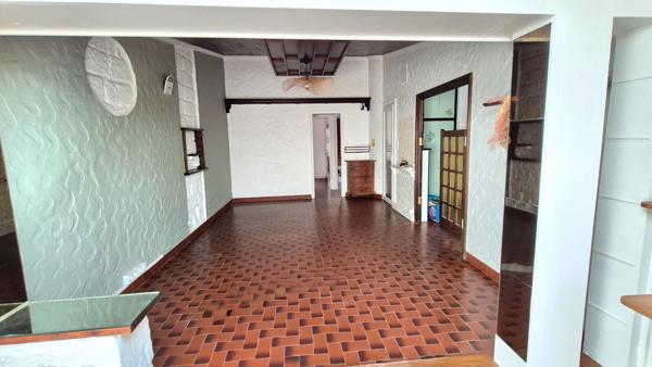 IMMEUBLE 180 M2 AIGUES MORTES