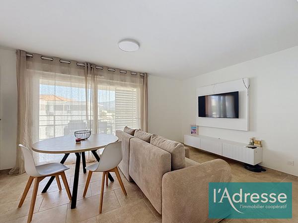 Appartement 2 pièces Dernier étage Résidence récente Vue dégagée et prestations de qualité