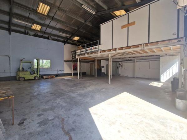 Hangar à vendre 781 m² Avignon