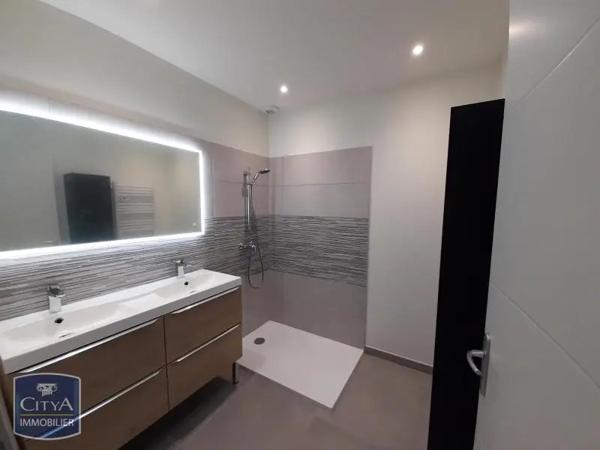 Maison à louer 3 pièces 76.86m² Renaison (42370)