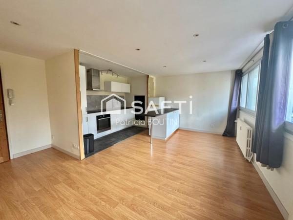 APPARTEMENT UNE CHAMBRE POSSIBILITÉ D'EN FAIRE TROIS A NIORT