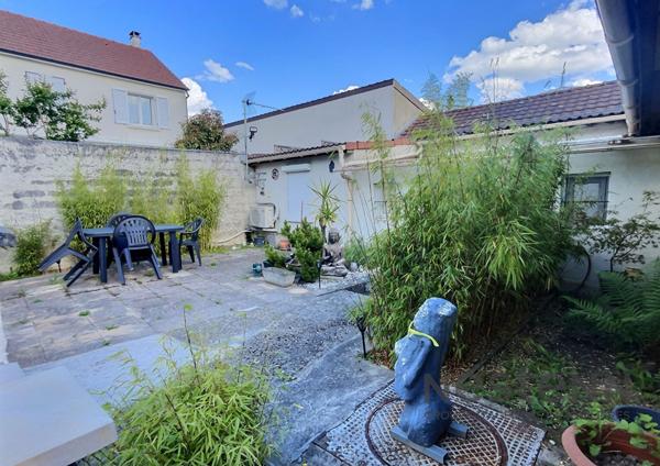 Comme une maison F2 jardin RER VAL DE FONTENAY