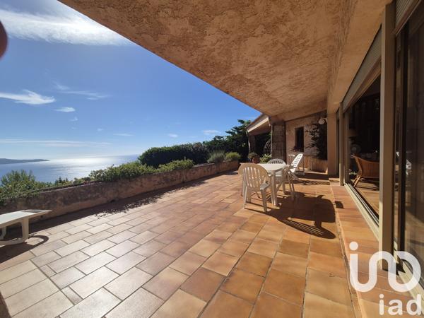 Maison à vendre 6 pièces 180 m² Cavalaire-sur-Mer