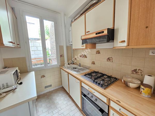 Puteaux : À vendre Hyper-Centre Ville , Appartement  de 2 pièces de 35m² avec Cave
