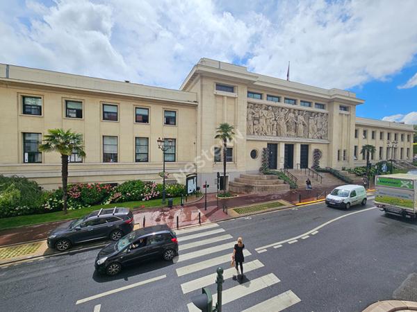 Puteaux : À vendre Hyper-Centre Ville , Appartement  de 2 pièces de 35m² avec Cave