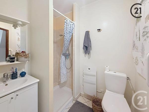 Maison à vendre  7 pièces - 253,36 m 2   POILLY SUR THOLON  - 89