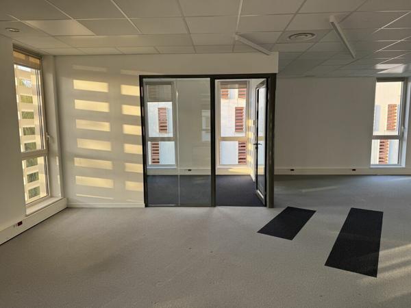 TOURS NORD BUREAUX A LOUER 227 M² 5 PARKINGS