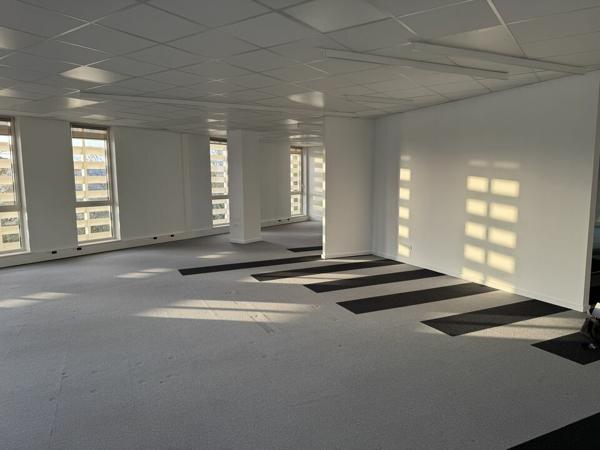 TOURS NORD BUREAUX A LOUER 227 M² 5 PARKINGS
