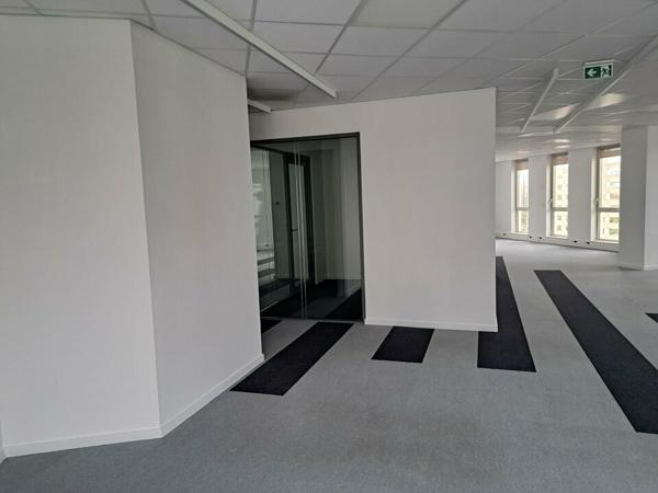 TOURS NORD BUREAUX A LOUER 227 M² 5 PARKINGS