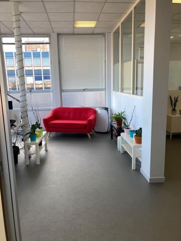 A LOUER - BUREAUX - 8 M2 A 250 M2 - CENTRE D'AFFAIRES LE PLESSIS BELLEVILLE