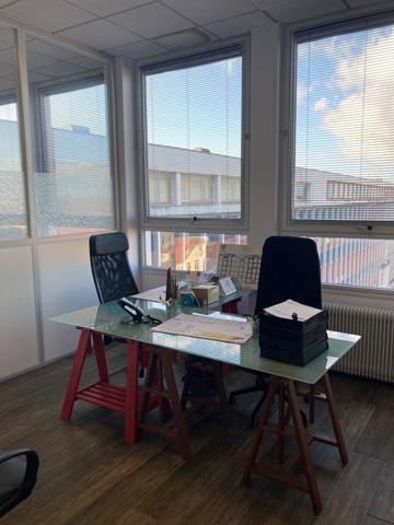 A LOUER - BUREAUX - 8 M2 A 250 M2 - CENTRE D'AFFAIRES LE PLESSIS BELLEVILLE