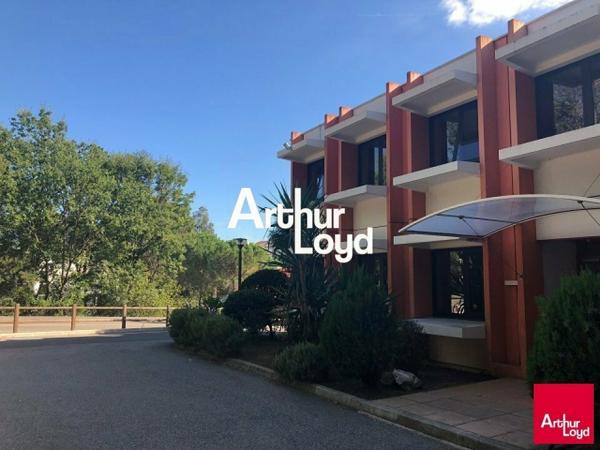Bureaux 83 m² en R+1 à louer Sophia Antipolis