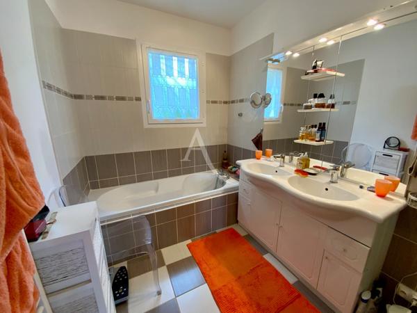 Maison sur SAINTES de plain pied 5 chambres