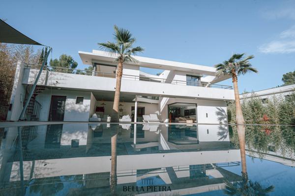 Castries (34160) Propriété 10 pièces de 400m²