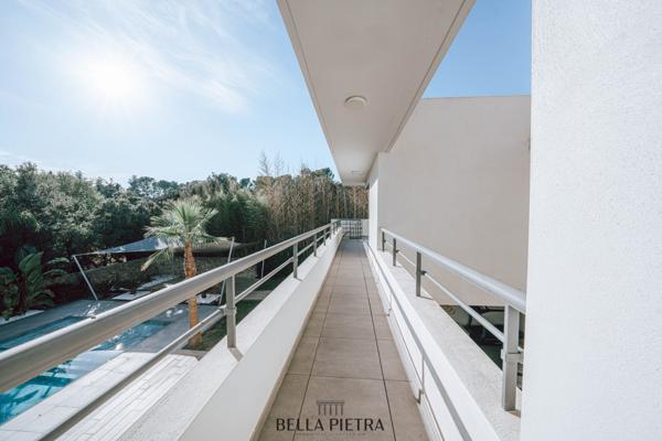 Castries (34160) Propriété 10 pièces de 400m²