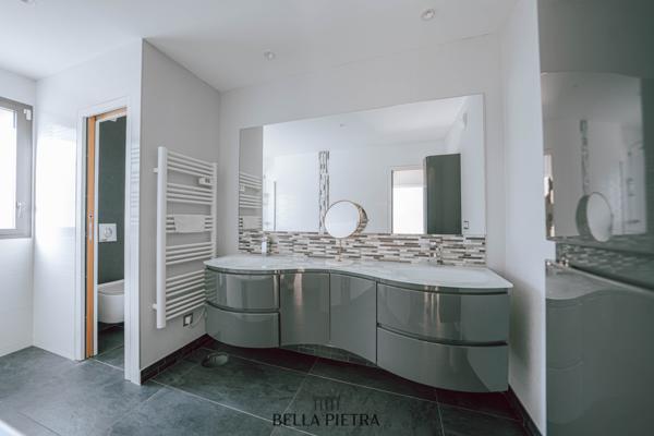 Castries (34160) Propriété 10 pièces de 400m²